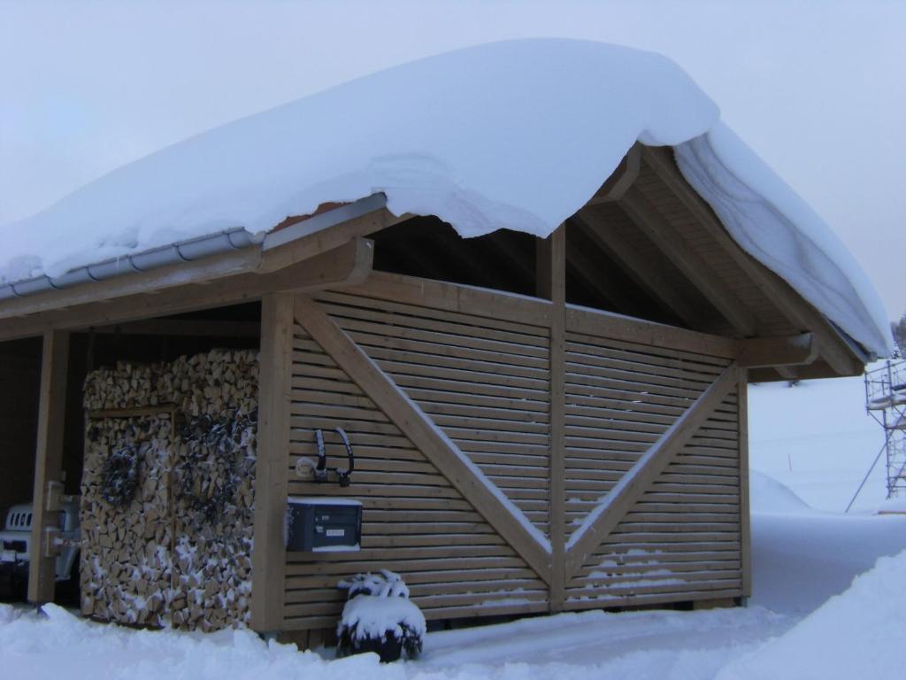 Appartement De Vacances Niederer La Cote-aux-Fees Exterior photo
