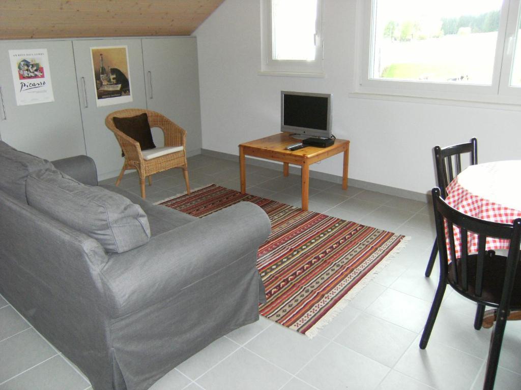 Appartement De Vacances Niederer La Cote-aux-Fees Exterior photo